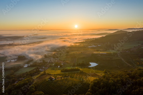 Lever de soleil dans le Beaujolais