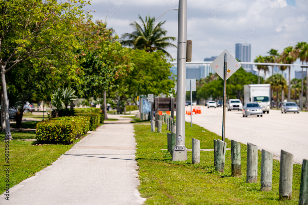 Obraz premium Pedestrian path on Key Biscayne Miami FL