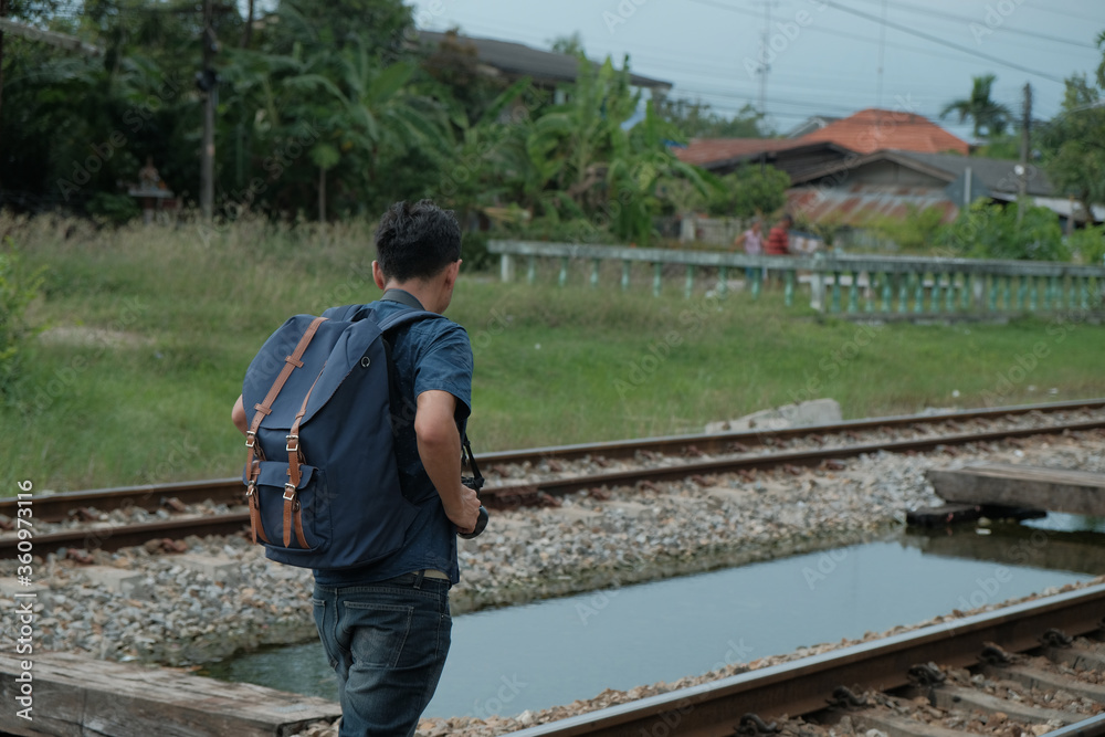 A young man traveling and traveling alone A young man traveling and traveling alone