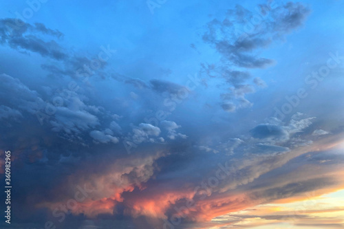 storm clouds gathering before rain © ARHIT