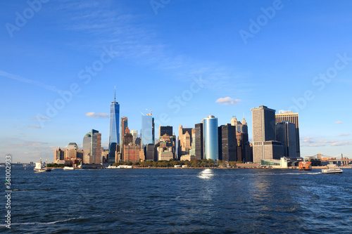 New York city skyline © vacant