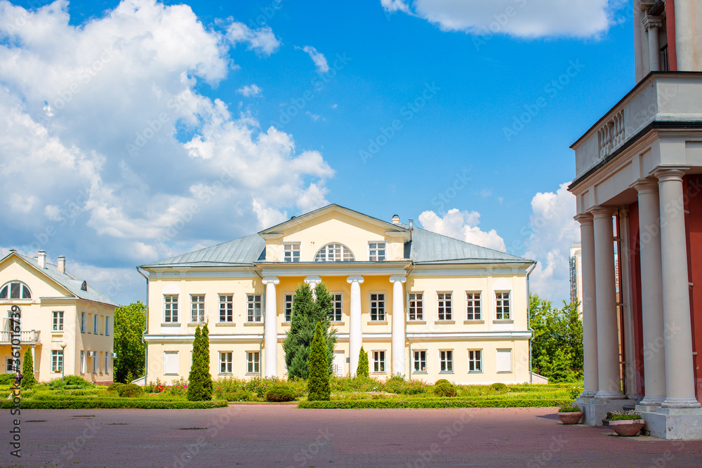 Fototapeta premium Old building in the Park