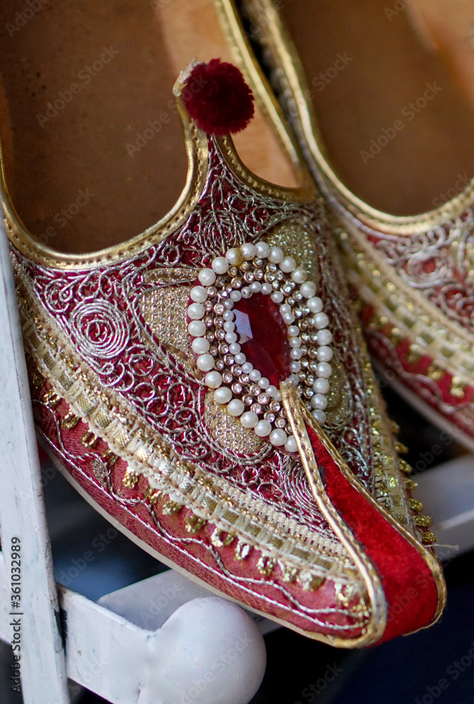 Φωτογραφία View of Indian woman foot wear in display of a retail store