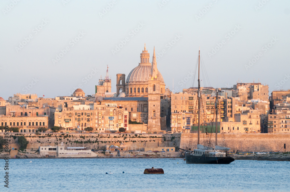 Barca a vela a Malta