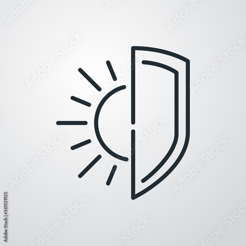 Concepto vacaciones de verano. Crema solar. Icono plano lineal medio escudo con medio sol en fondo gris