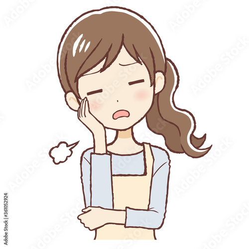 やる気のでないエプロン女性 上半身