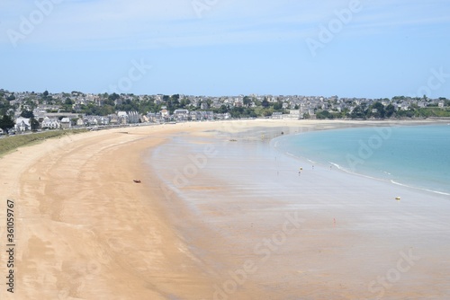 Grande plage de Saint-Cast le Guildo en Bretagne