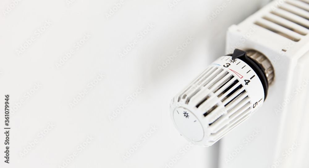 Temperature regulator with thermostat on radiator from heater Temperature regulator with thermostat on radiator from heater