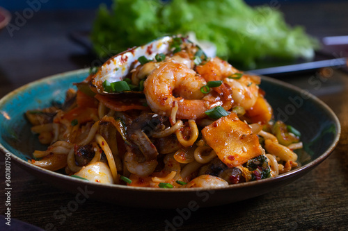 Asian wok with sea food