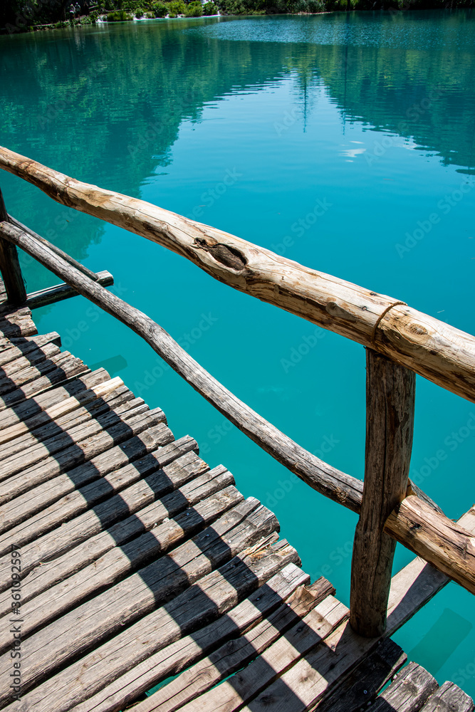 Obraz premium Wooden trail