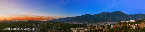 Panoramica Caracas - El Avila 13