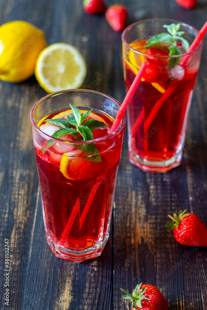 Strawberry lemonade with mint and lemon. Cold drinks. Summer. Recipe. Strawberry lemonade with mint and lemon. Cold drinks. Summer. Recipe.