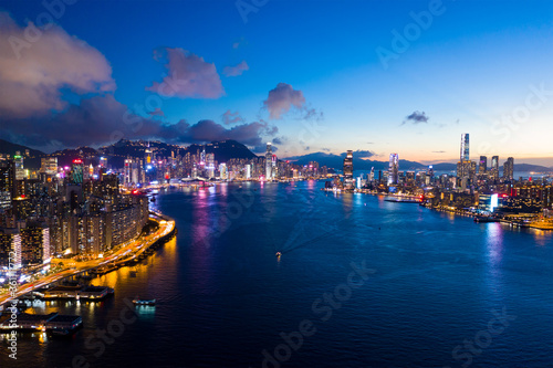  Hong Kong city night © leungchopan