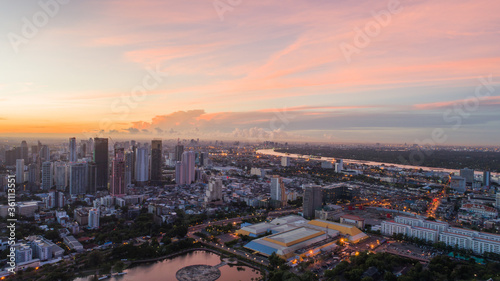 Bangkok urban cityscape skyline © Tracy Ben