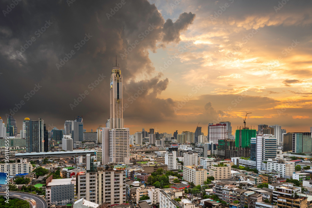 Obraz premium Bangkok, Thailand Cityscape at Dusk