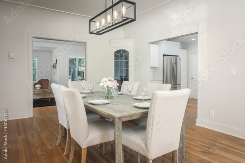 modern dining room with dining table © Brandon Mauth