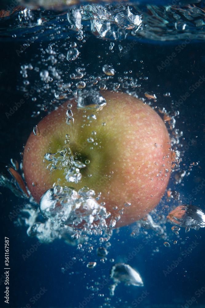 Fototapeta premium apple,water