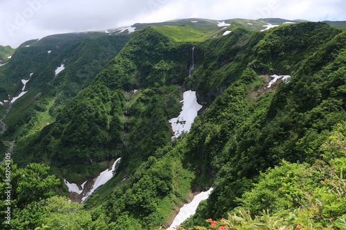 鳥海山 鉾立展望台からの景色 奈曽谷 白糸の滝