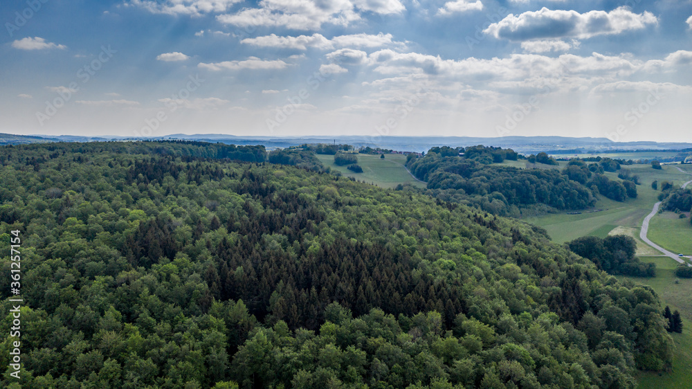 Wald und Wiesenlandschaft - Luftbild Wald und Wiesenlandschaft - Luftbild