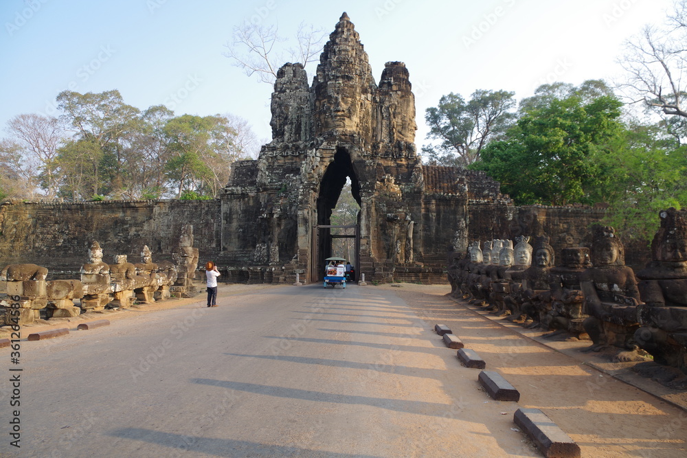 カンボジア　世界遺産アンコール遺跡群　アンコールトムの南大門