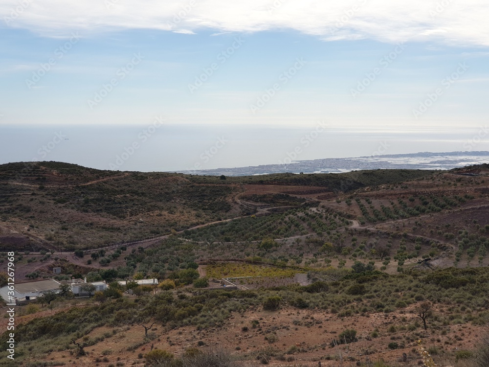 Vistas del mar desde la montaña