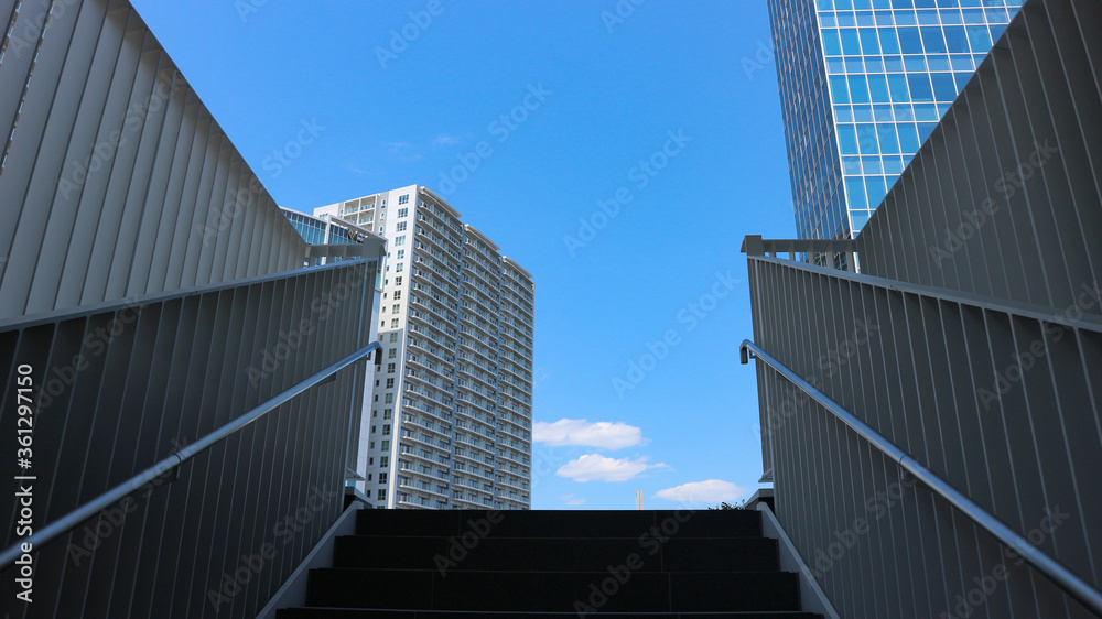 みなとみらいのビルと青空 みなとみらいのビルと青空