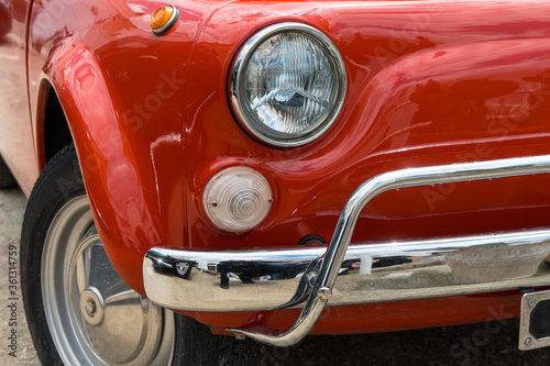 vintage red car © LUC KOHNEN