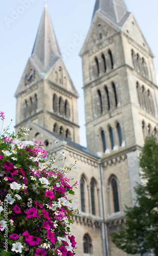 flower basket with 2 church towers