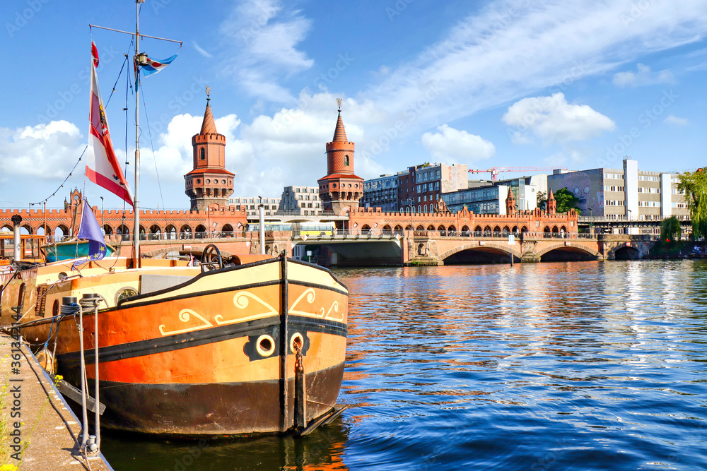 Obraz premium Oberbaumbrücke Berlin