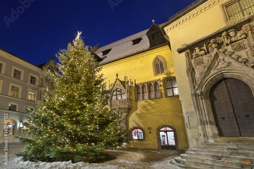 Rathausplatz regensburg mit christbaum Weihnachtsbaum