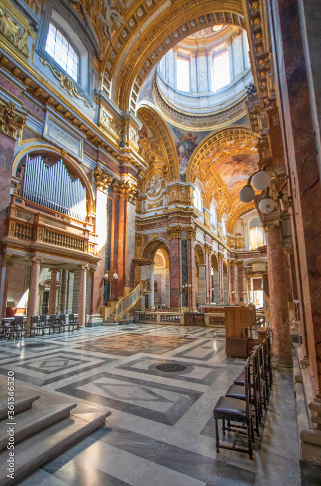 Fototapeta premium Rome, Italy - home of the Vatican and main center of Catholicism, Rome displays dozens of historical, wonderful churches. Here in particular the San Carlo al Corso basilica