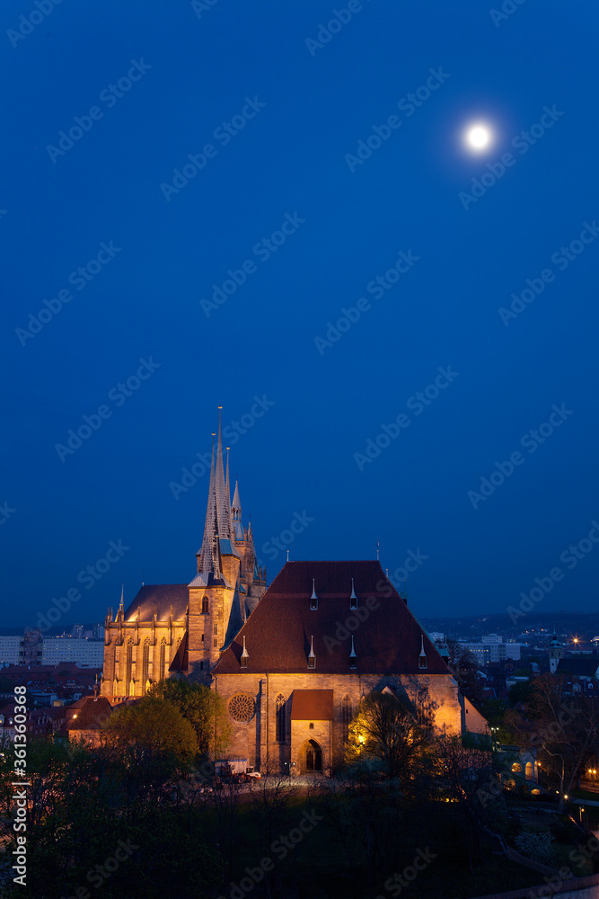Dom Erfurt mit St. Severi Kirche zur blauen Stunde
