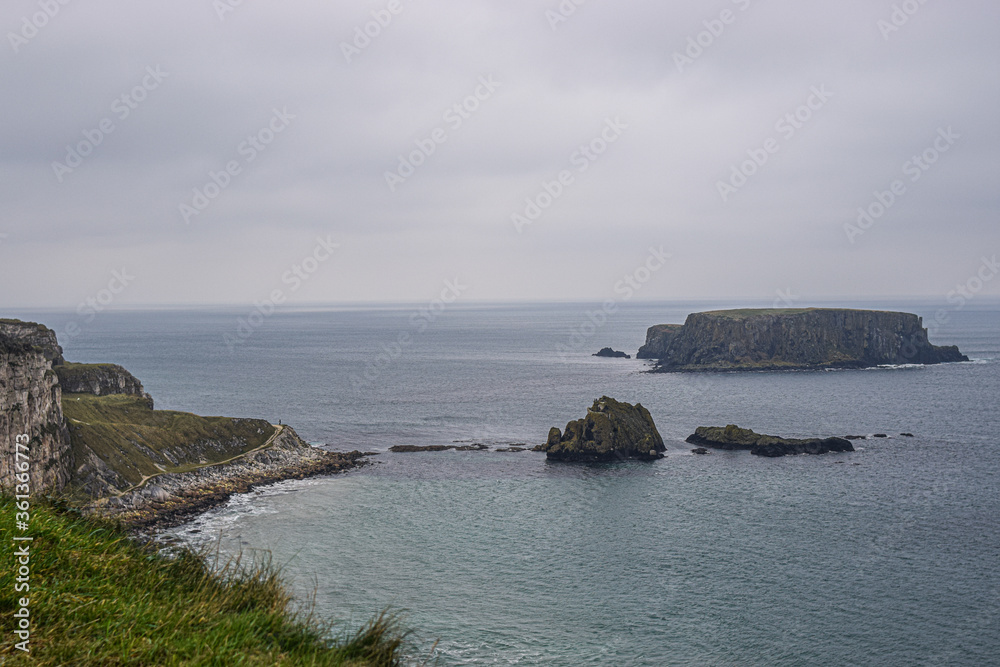 Photo of the beach in Belfast during winter and a cloudy day in the Giants Causeway