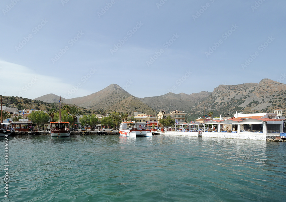 Le port d'Élounda près d'Agios Nikolaos en Crète