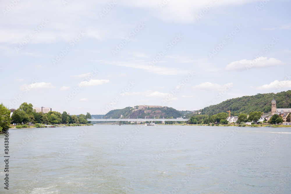 bildliche eindrücke der Stadt Koblenz und Umgebung am Rhein in Deutschland fotografiert im Sommer an einem sonnigen Tag