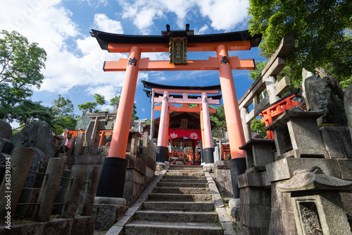 伏見稲荷大社 荒神峰（田中社神蹟） -全国に約3万社ある稲荷神社の総本宮- photo