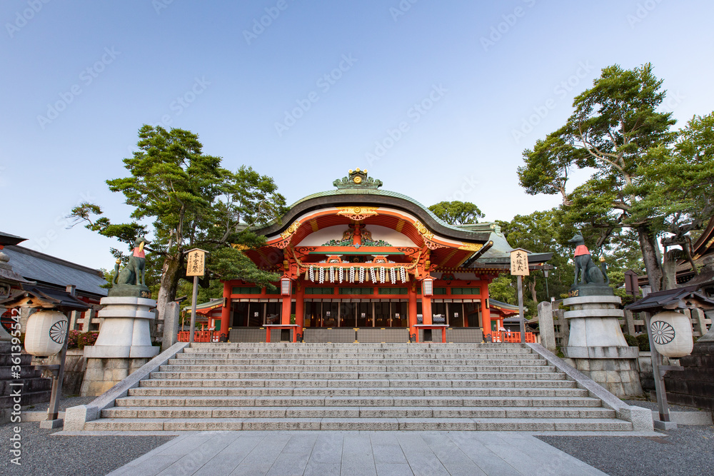 伏見稲荷大社 内拝殿 -全国に約3万社ある稲荷神社の総本宮-