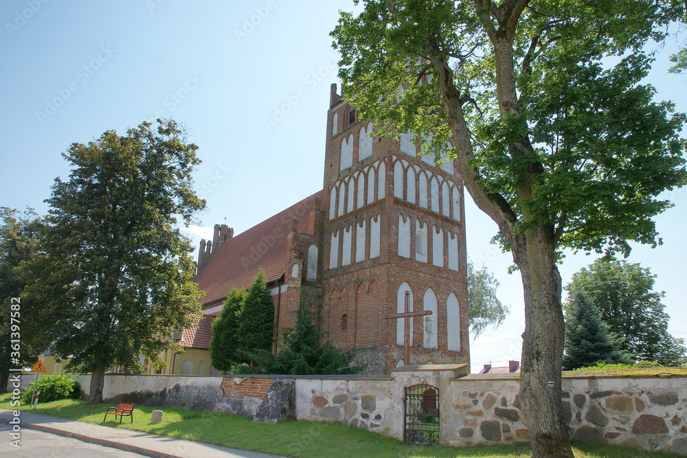 Kościół św. Piotra i Pawła w Kiwitach