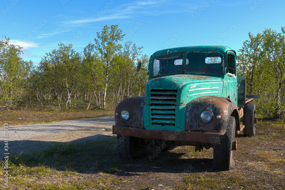 Fototapeta premium Old green truck