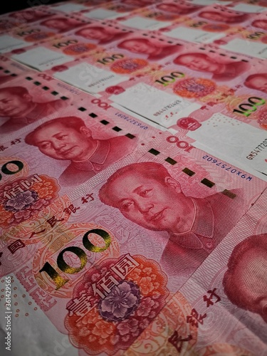 100 Yuan / RMB 