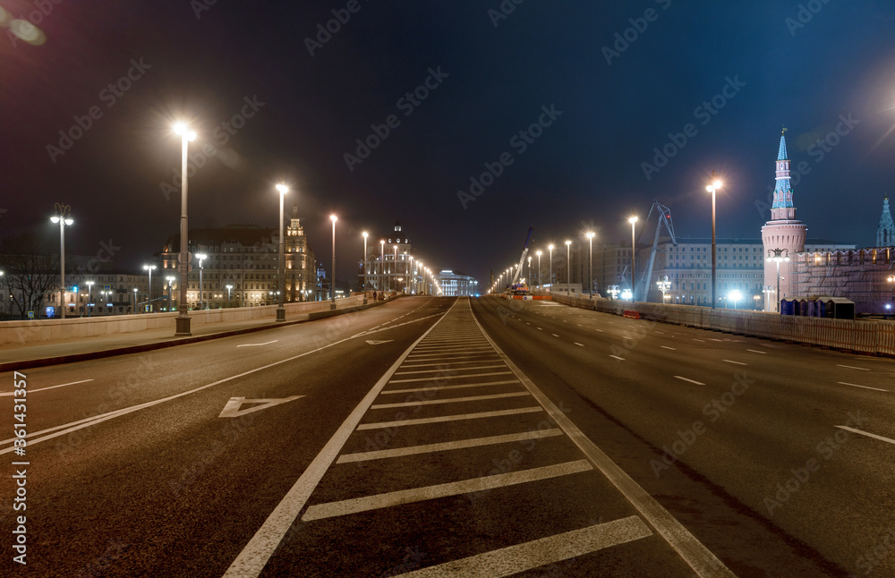 Fototapeta premium oggy night road, long exposure