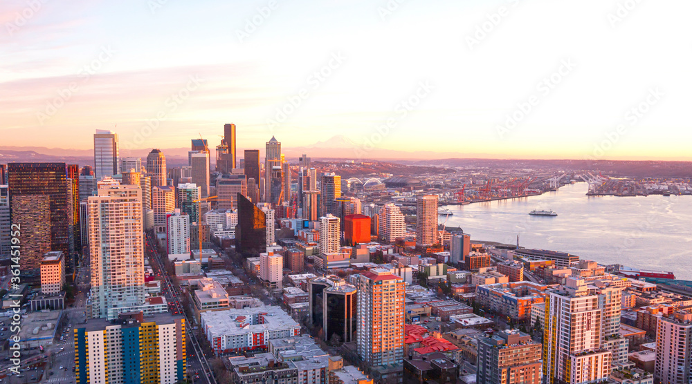 View of Seattle city skyline in the evening.