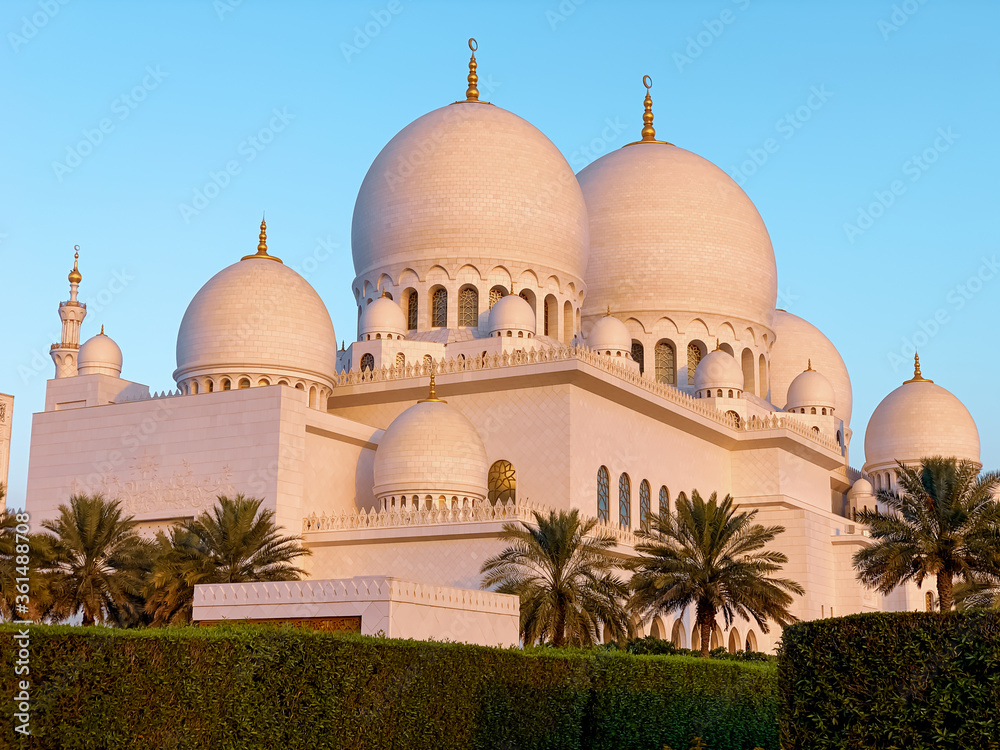 sheikh zayed frand mosque in abu dhabi, unique architecture intended by late president of UAE sheikh zayed bin sultan al nahyen.