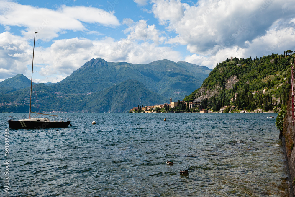 La città di Varenna sul lago di Como. 