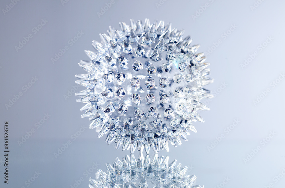 massageball isoliert auf hellem Untergrund