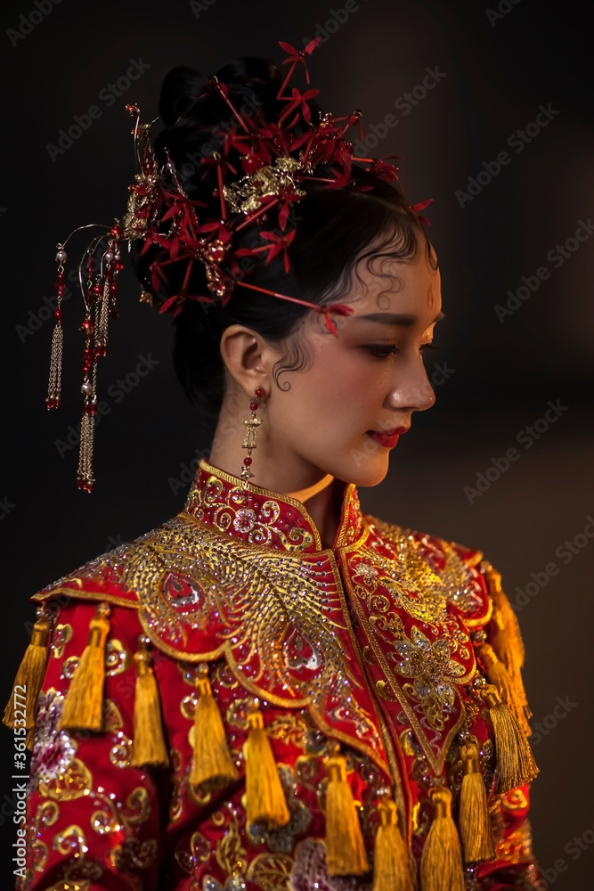 Asian girl in ancient dress