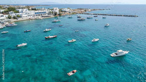 Plage d'Aliko sur l'île de Naxos dans les Cyclades en Grèce vue du ciel