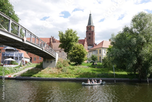 Domstrengbrücke über den Domstreng und Turm Dom in Brandenburg an der Havel