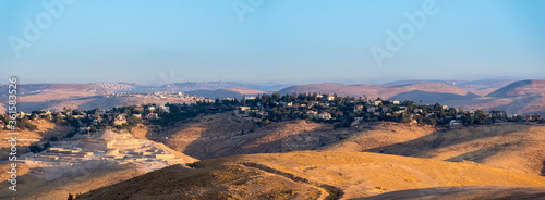 Foto Construction site at Kfar Adumim, a mixed religious-secular Israeli settlement i