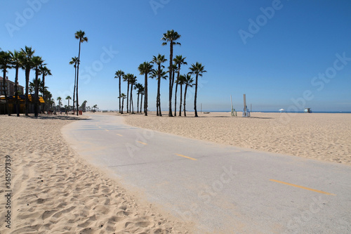 Empty bike path at popular ...